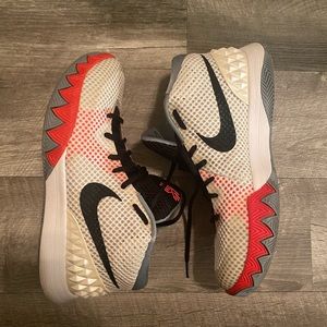 Nike Kyrie Home 1’s